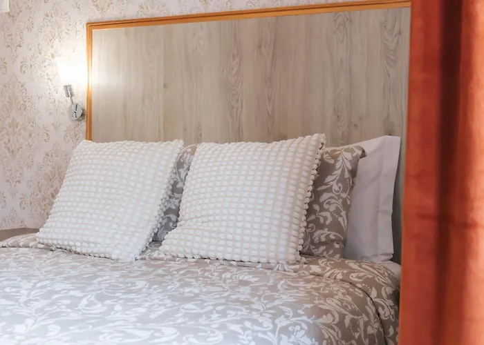 Daniela's Central 304 *