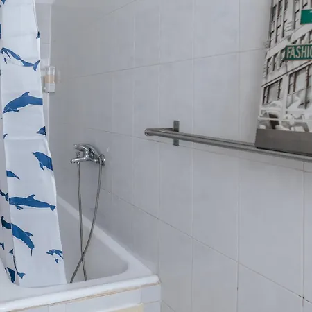 Daniela's Central 304 招待所 *